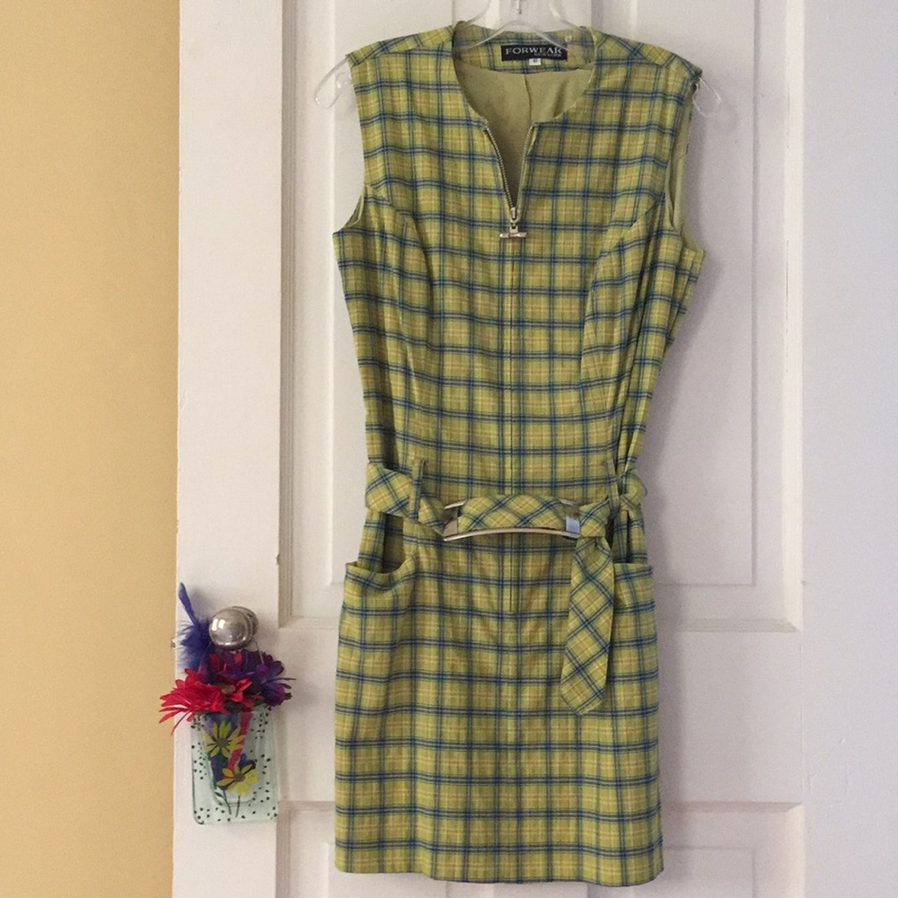 Mad for Plaid! 3/4 toggle zip front belted dress